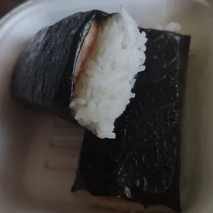Spam Masubi, comes with two pieces.