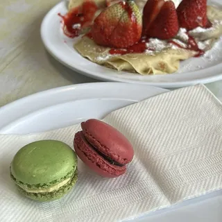 Homemade Raspberry Macaron