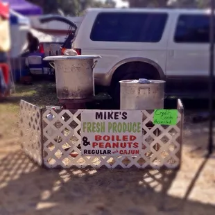 a sign for mike's fresh produce