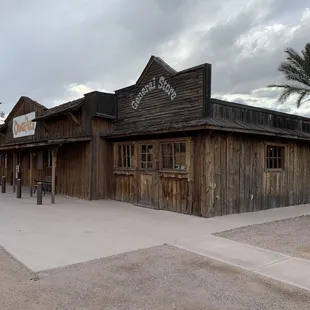 Profile picture of the store front