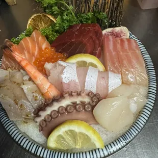 sushi, sashimi, sushi and sashimi, food