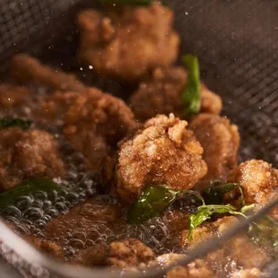 The most popular item S02. Basil Popcorn Chicken