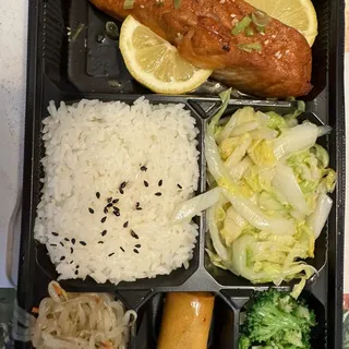 B06. Seared Fresh Salmon Teriyaki Square