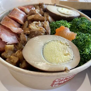 B09. Deluxe Braised Pork Rice Bowl
