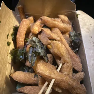 S08. Fried Taiwanese Tempura with Basil Leaf