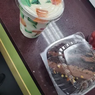 Chocolate cake and gelatina