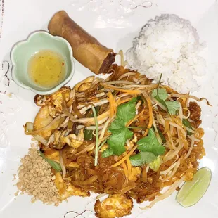 Chicken Pad Thai Lunch Special