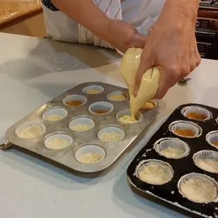 piping key lime filling in miniature sweet treats class