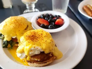 Milton’s Bay Cafe