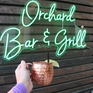 Full bar open Monday - Sunday