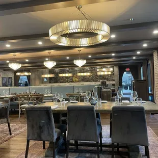 Beautiful Dining area.  This was 2:00pm on a Sunday afternoon