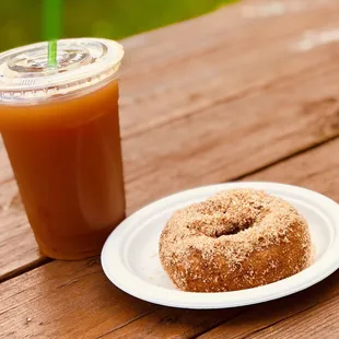 Apple Cider &amp; Apple-Cinnamon Donut