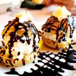 Profiteroles dessert
