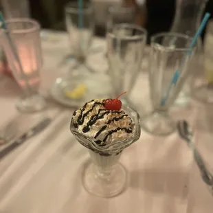 ice cream sundae