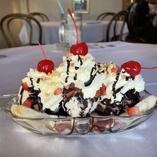 Traditional Banana Split