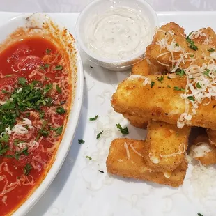 Super stretchy Mozzarella Sticks. Got ranch and marinara  sauce.