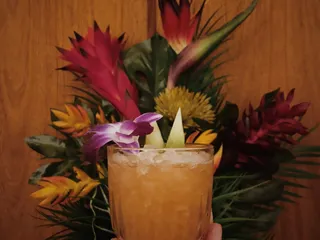 Willis Show Bar