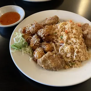 Sesame Chicken lunch with fried rice and Chicken Wings
