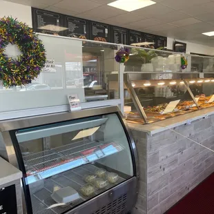 Happy Mardi Gras decorations.....