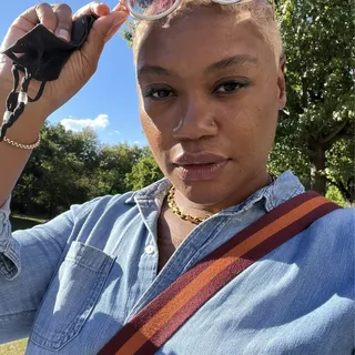 Dee Renè L.