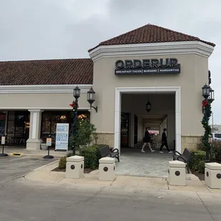 Notice no signs in the front of the building stating they stop serving breakfast tacos at 11.