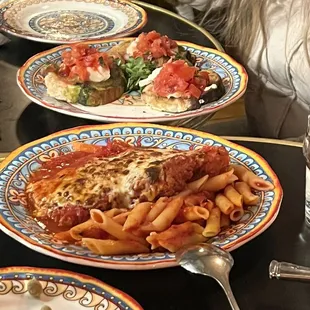 Pesto Crostini &amp; Chicken Parmigiana