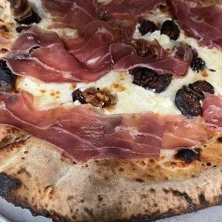 Fig, Goat Cheese & Prosciutto Pizza