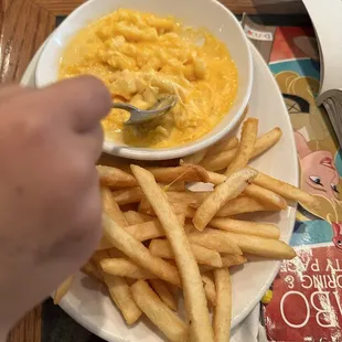 Kids Mac and cheese