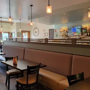 Tables, booths, and bars. Whatever your seating pleasure.