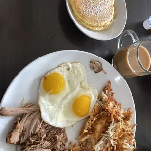Carnitas con Huevos