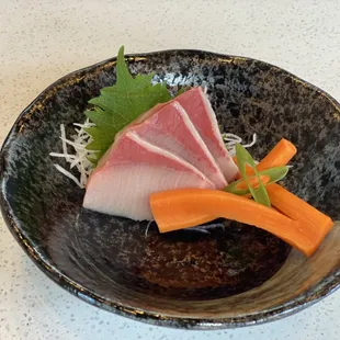 Hamachi sashimi