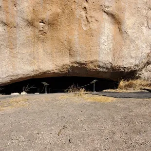 La Cueva entrance