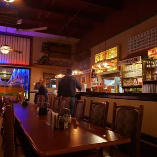 Wurlitzer lamps over the self service pizza and bar.