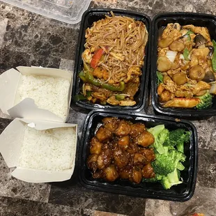 Orange Chicken, house Pad Thai, happy family, Spring Roll, steam rice