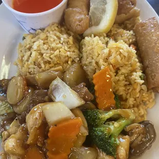 Lemon Chicken reg fried rice and combination delight