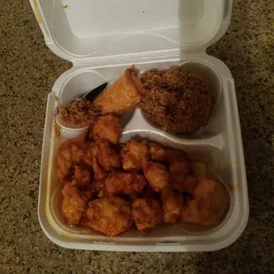 Sweet and sour chicken dinner combo