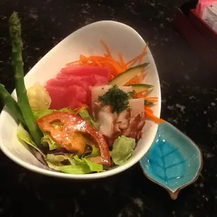 Sashimi salad