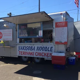 a food truck parked in a parking lot