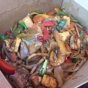 drunken noodles w/ tofu ($7)