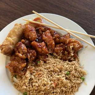 General Tao&apos;s Chicken Combo