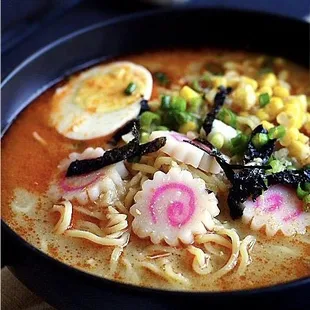 a bowl of ramen soup