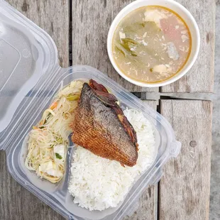 Fried bangus and a little bit of salmon sinigang - IG: @barriegudfood