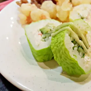 Green Dragon Roll...and some other yummy stuff  :P