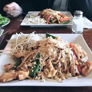 Chicken and shrimp Phad Thai