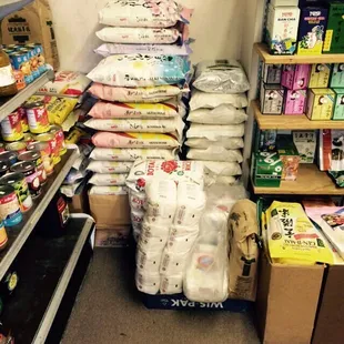 Only the best varieties of rice, including new crop.