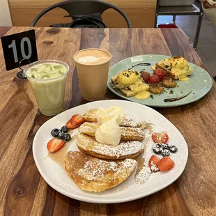 Vanilla Pancake  Crab Benedict  Cafe Latte  Matcha Latte