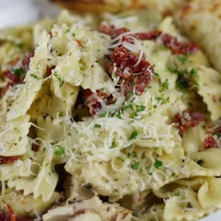 Chicken Gorgonzola Bowtie