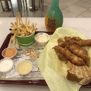 Five chicken tender platter with coleslaw and Texas toast