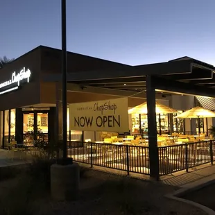 the outside of the restaurant