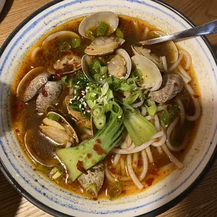 Spicy Clams Rice Noodle